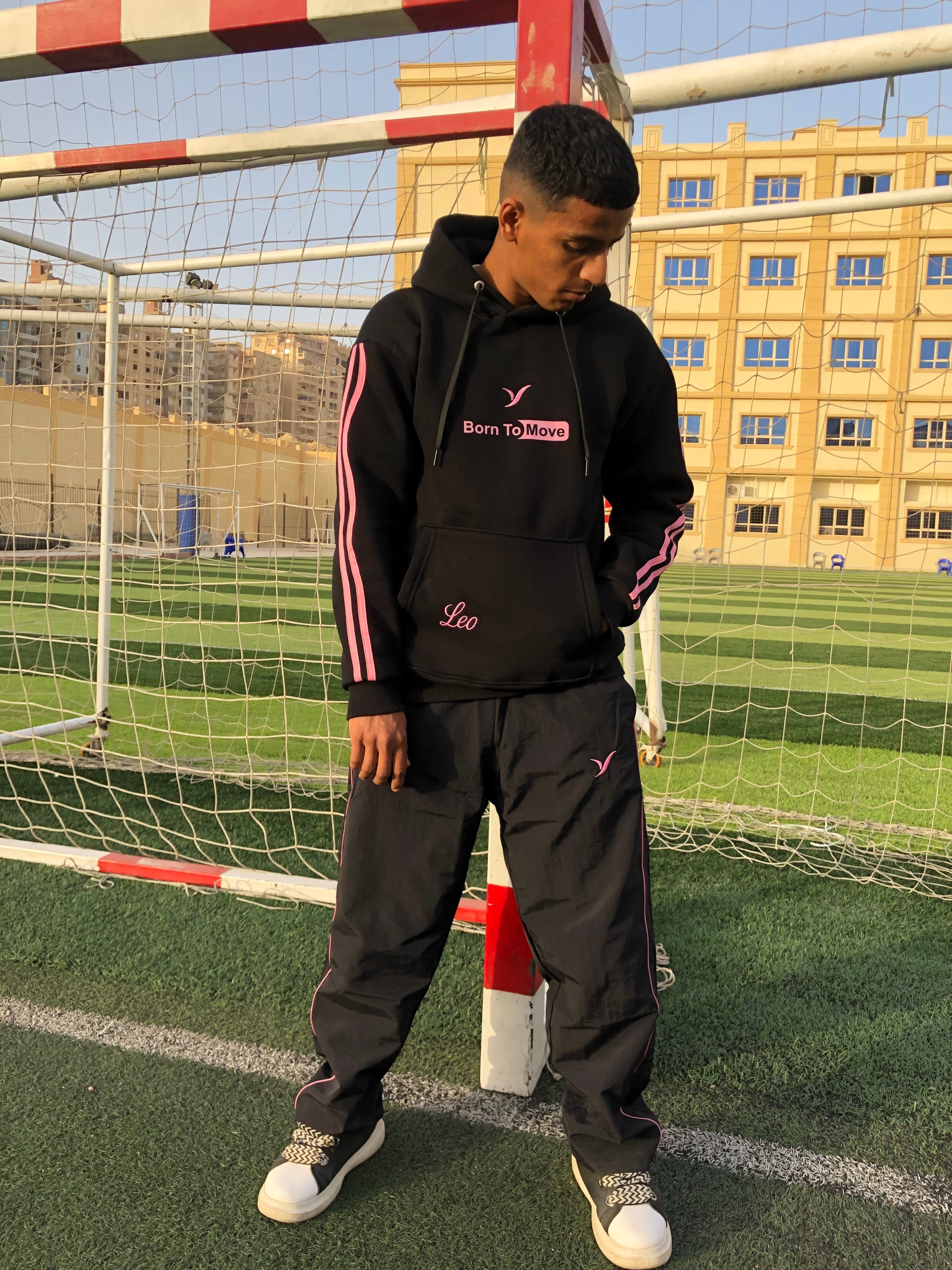 Black and Pant Suit Leo Move