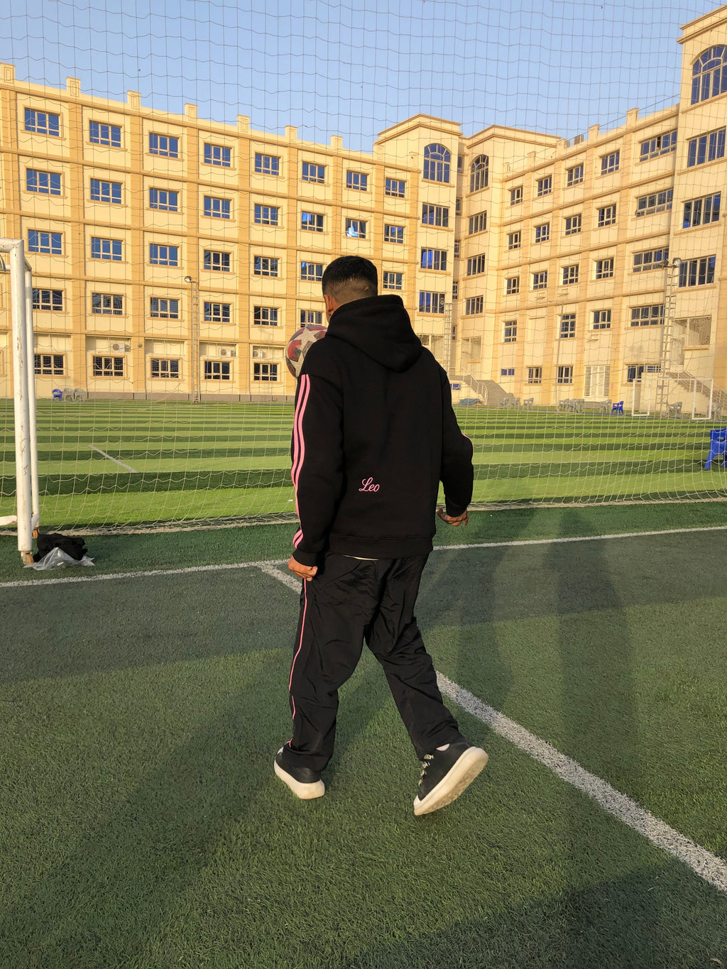 Black and Pant Suit Leo Move