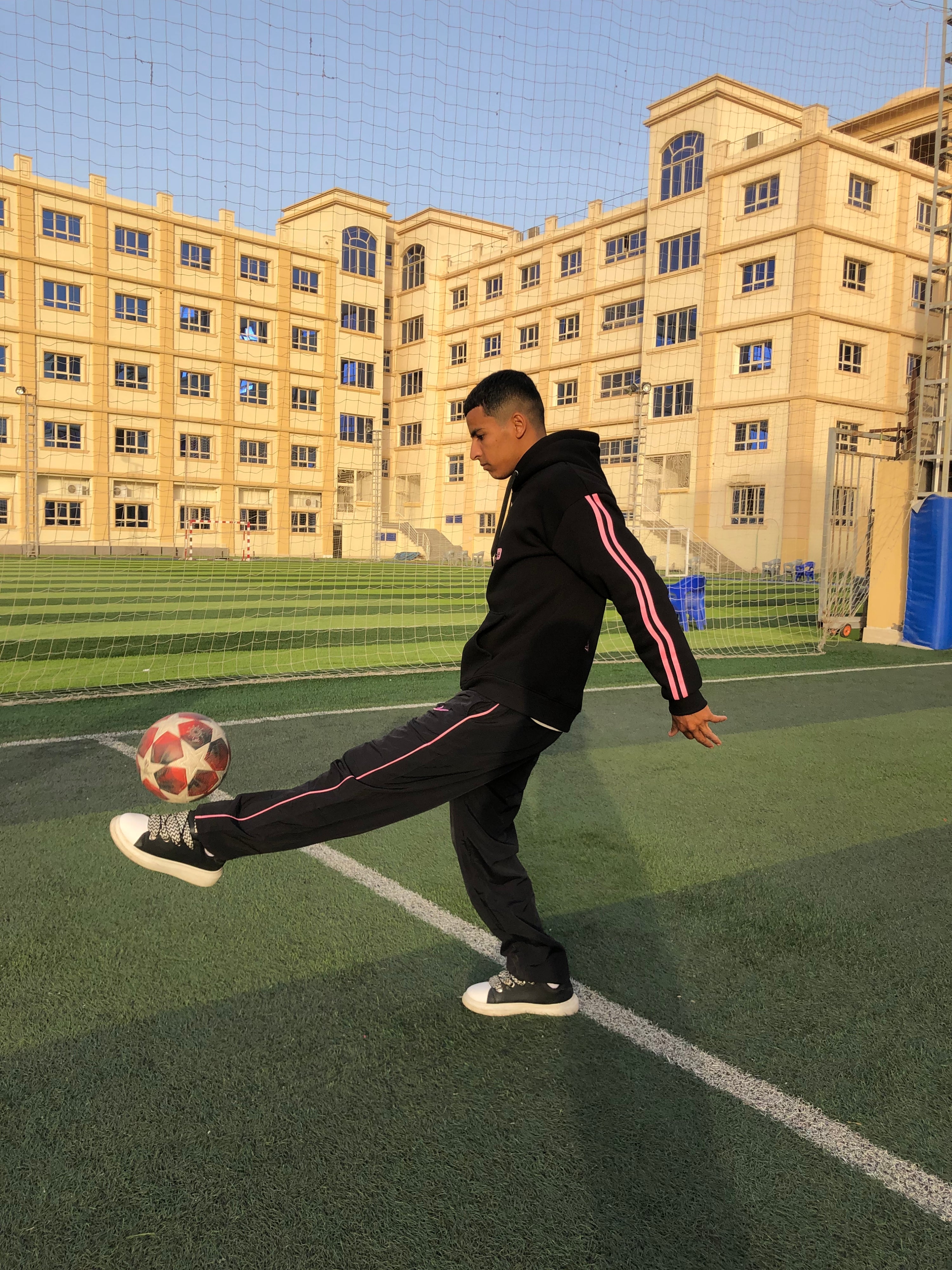 Black and Pant Suit Leo Move