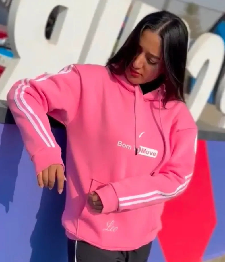 Pink Hoodie Leo Move