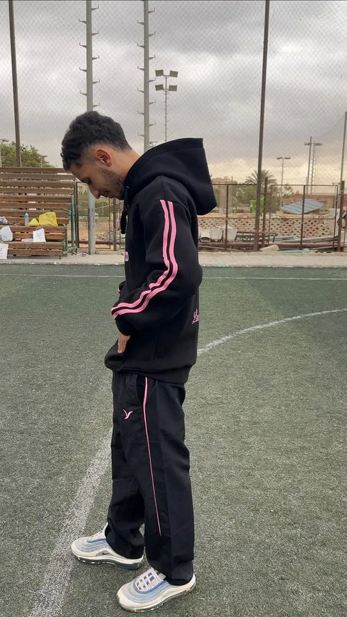 Black and Pant Suit Leo Move