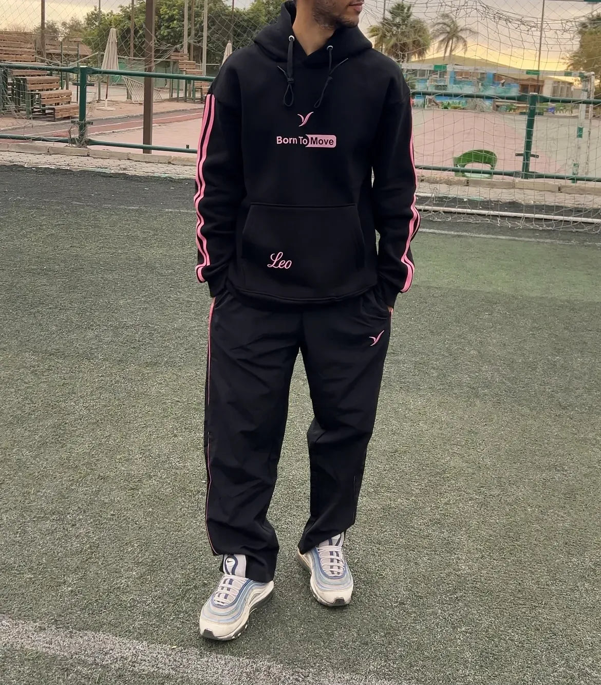 Black and Pant Suit Leo Move